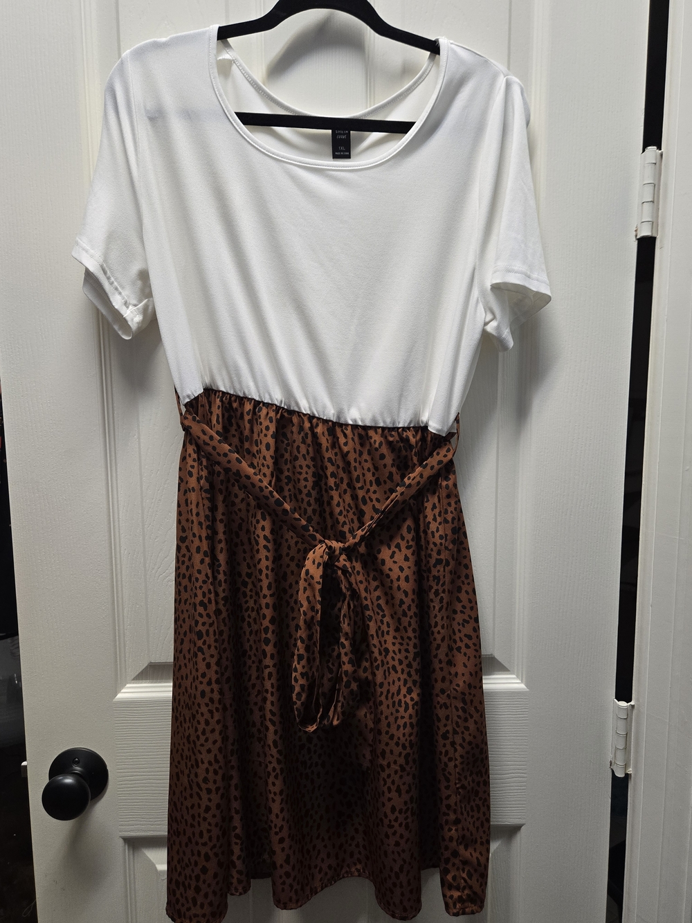 SHEIN Curve White / Leopard Print Dress with Tie Belt